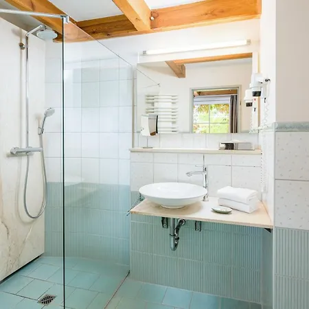 Hotel Romantischer Seegasthof & Altes Zollhaus Feldberg in Mecklenburg